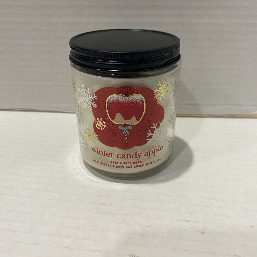 Bath & Body Works WINTER CANDY APPLE 1 wick candle - NEW
